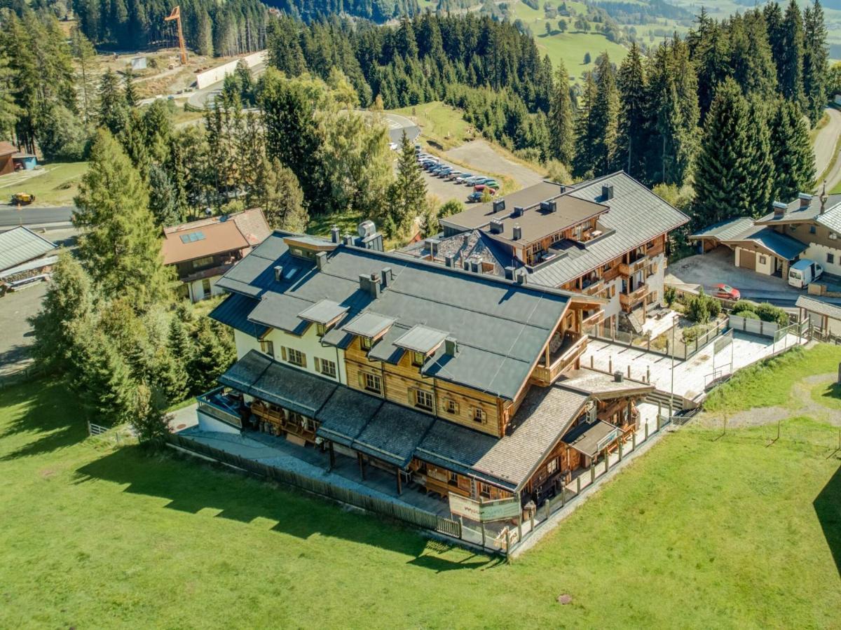 Dreany Apartment Right Next To The Cable Cars Hollersbach im Pinzgau Bagian luar foto